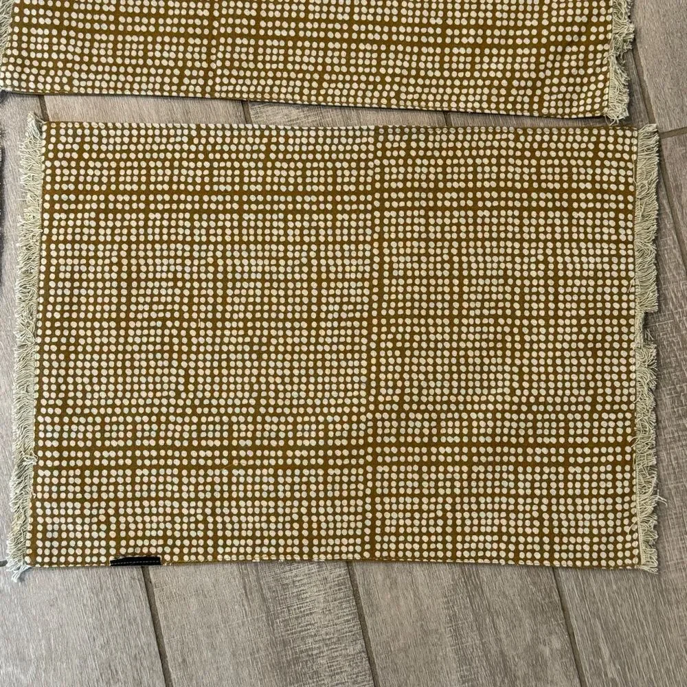 4 Tan & White Botanical Fabric Placemats